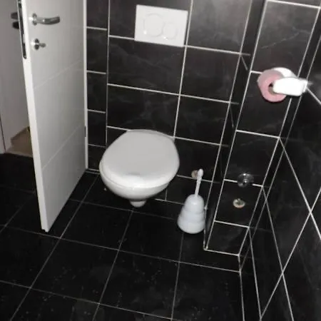 Holidays 11 Apartman *